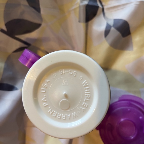 SELLING DISNEY PARKS TRAVEL COLLECTORS CUP COLOR PURPLE And BLUE GOOD CONDITION. - Picture 4 of 5